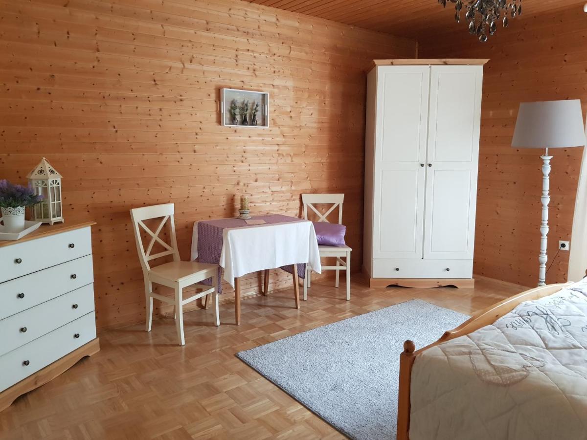 Feriendomizil Wetzelberger Apartment Monichwald ภายนอก รูปภาพ